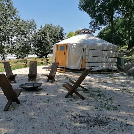 אוהל מפואר Atman Glamping Yurta