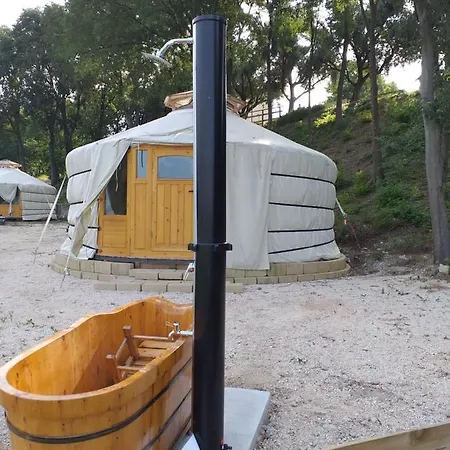 Atman Glamping Yurta מונזמבנו